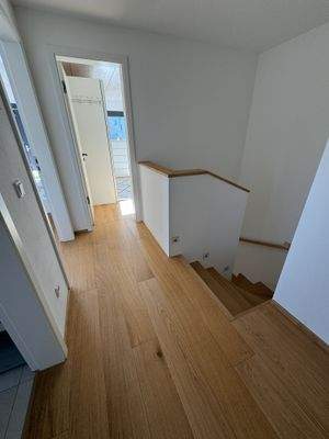 Flur OG Eingang.jpg
