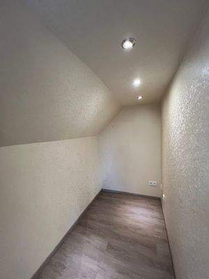 Ankleide Zimmer 2 DG