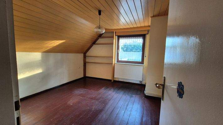 Wohnhaus DG Zimmer 2