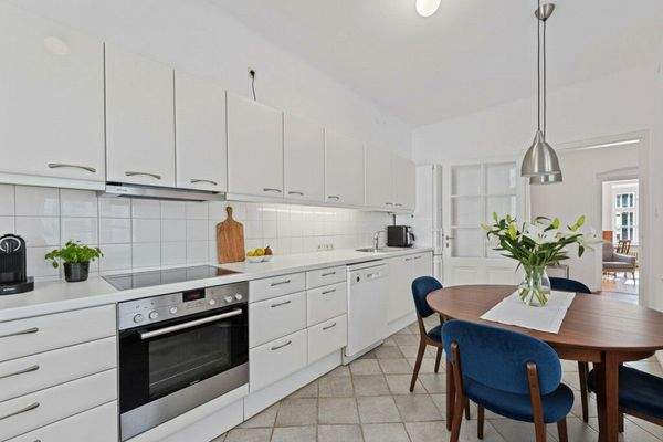 Staging Beispiel_Küche EG_KI generiert