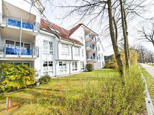 Außenansicht von links