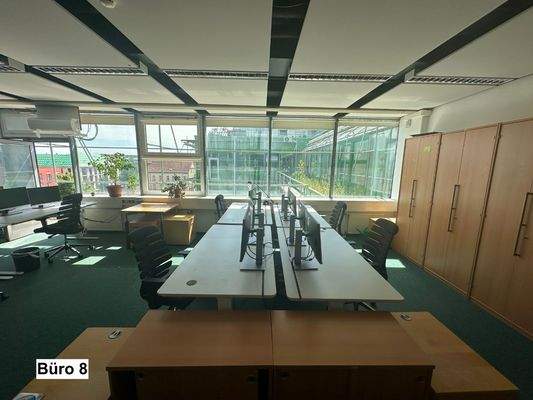 Büro 8: (Schreibtischplätze)