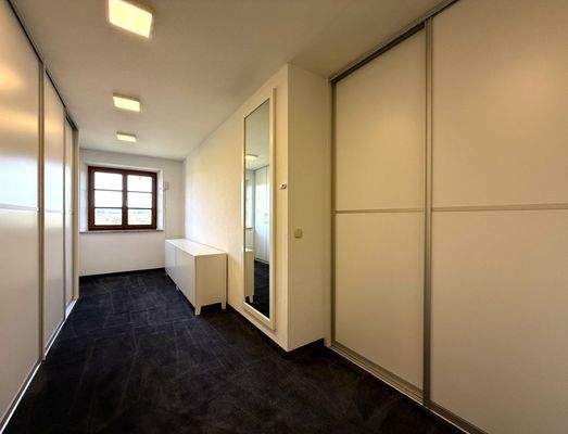 begehbarer Kleiderschrank 