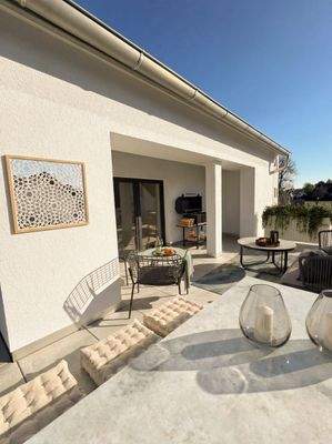 Balkon möbliert.jpg