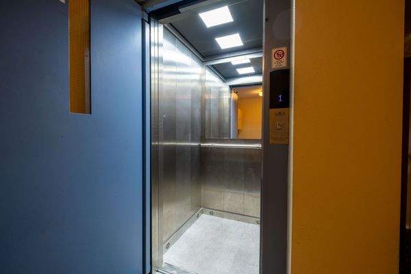 Aufzug saniert