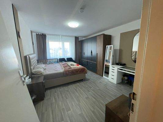 1.OG, Whg. re., Schlafzimmer