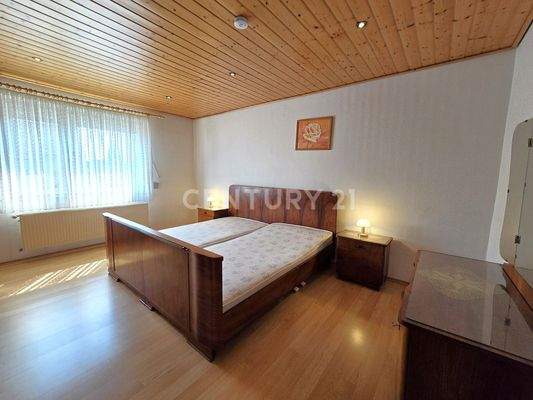 Eltern- Schlafzimmer im Obergeschoss