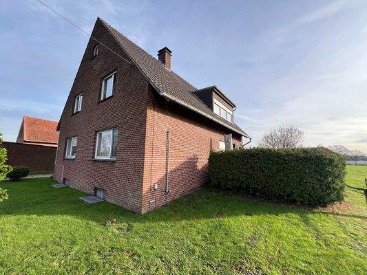 Zweifamilienhaus (Rückansicht)