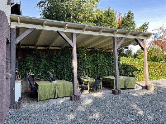 Außenbereich Überdachte Sitzecke