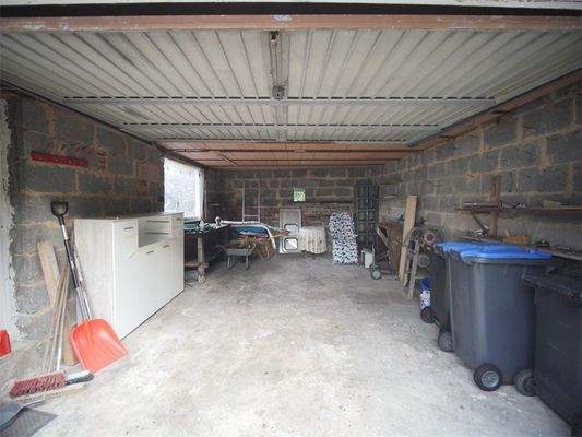 Nebengebäude - Garage