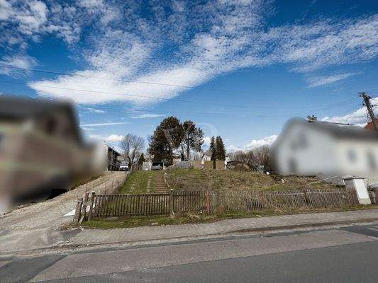 Grundstück - Straßenansicht