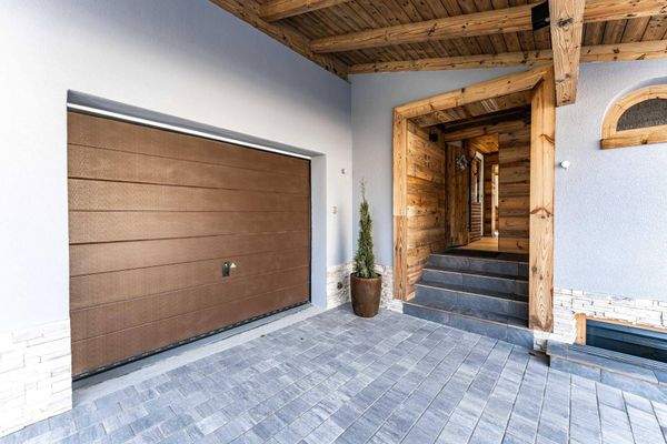 Eingangsbereich mit Garage