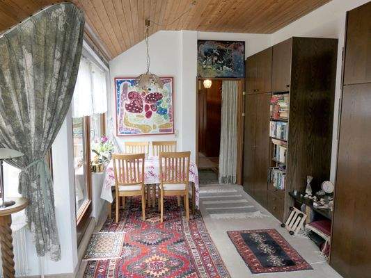 ... Esszimmer mit Zugang zum Balkon