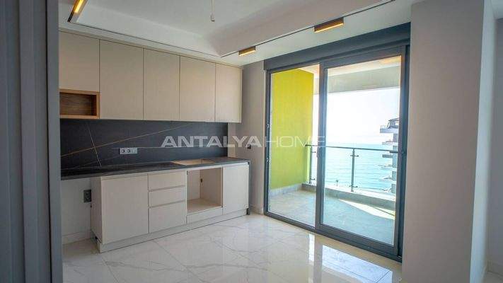 Apartments with Rich Social Facilities in Mahmutlar Alanya