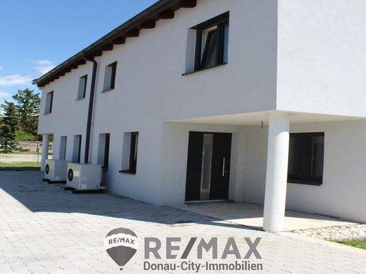 10 Außen Seite - Eingang