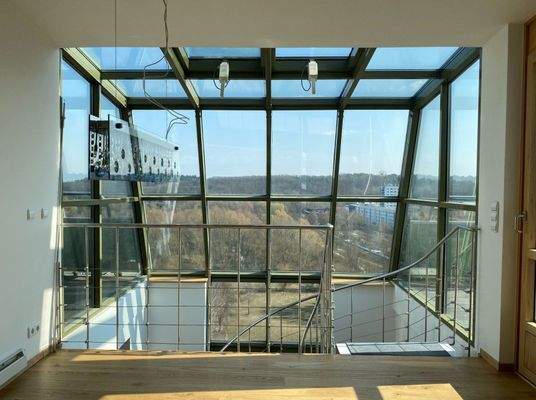 helle Diele im Dachgeschoss