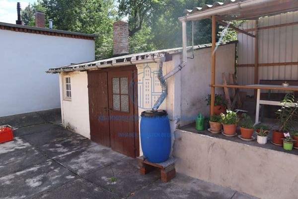 Nebengebäude - hinterer Grundstücksbereich