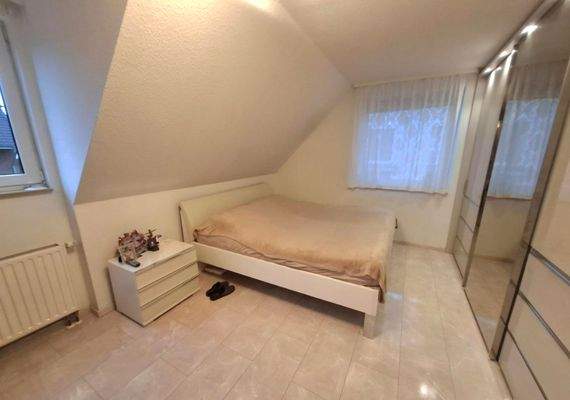 Schlafzimmer Eltern OG