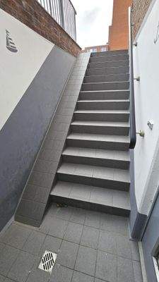 Kellertreppe mit Fahrradrrampe