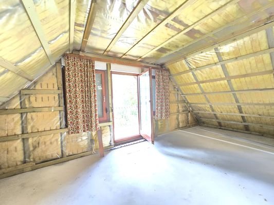 Ausbaufähiges Dachgeschoss/Balkon