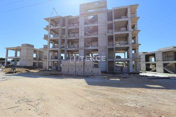 Apartments in a Complex with Pool in Aksu Antalya