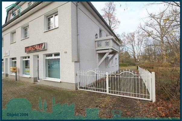 Seitenansicht mit Zufahrt.jpg