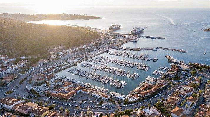 Detached Beachfront Villas with Swimming Pool in İzmir Çeşme