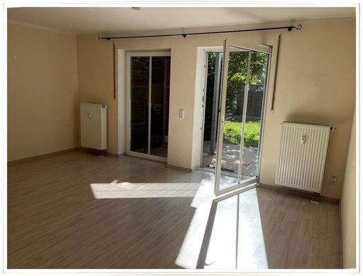 Wohnzi, zu Terrasse u. Garten