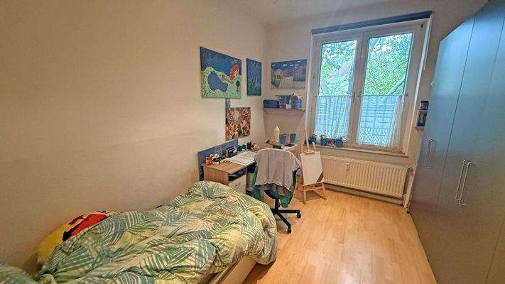 Schlafzimmer 1.OG links