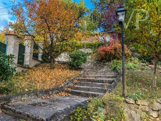 D8BD0F28-9796-4A98-B743-1852B06DC06F