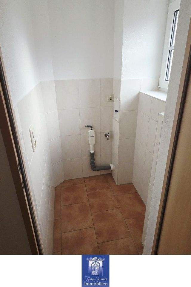 Nossen! Bezaubernde 2-Zimmerwohnung ... Laminat ... Tageslichtbad ... Abstellraum! - Foto 2