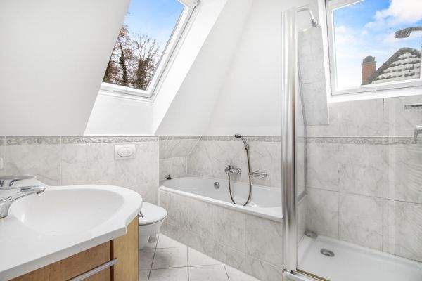 Badezimmer im Dachgeschoss