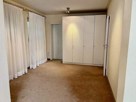 UG - Durchgangszimmer - Einbauschrank