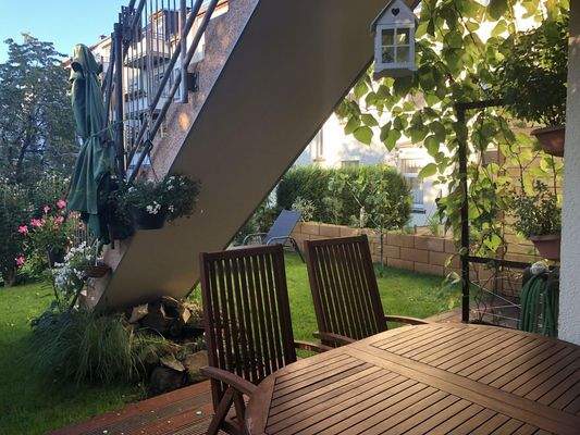 Terrasse Blick in Garten