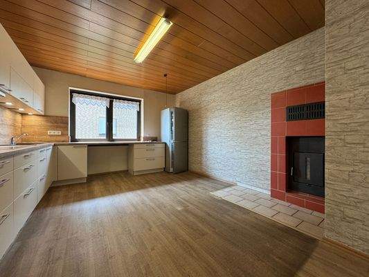 Küche mit Einbauküche