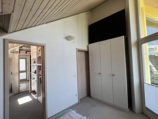 OG: Elternschlafzimmer mit Ankleide