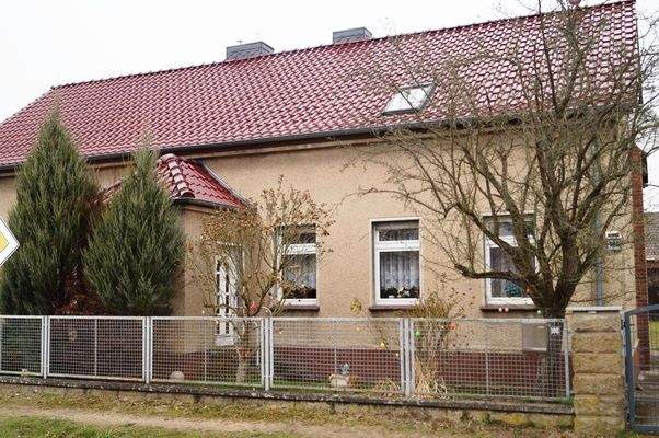 Hausansicht straßenseitig