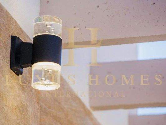 F17BF31F-0823-4984-BFA9-8B31817CAE4E