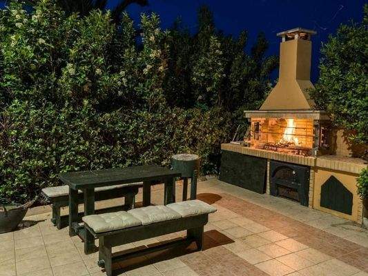 Kreta, Roussospiti: Einzigartige Villa mit separatem Apartment auf großem Grundstück mit Pool zu verkaufen