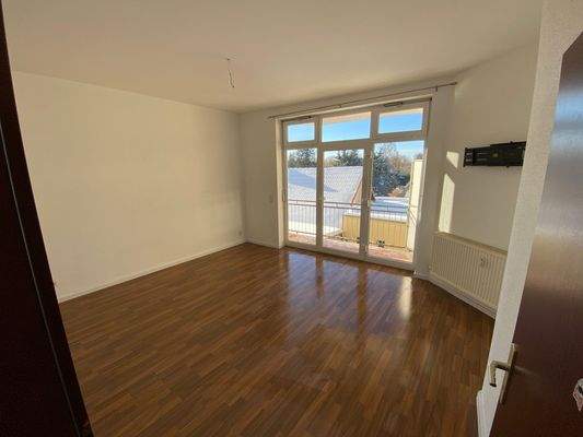 Zimmer 2 mit Balkon.jpeg