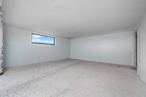 Doppelgarage mit Wallbox.jpg