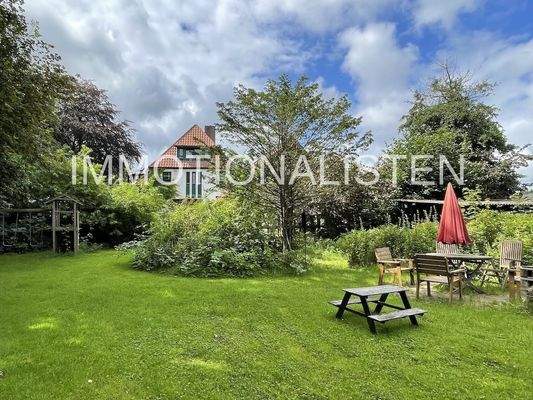 Blick vom Garten auf die Rückseite