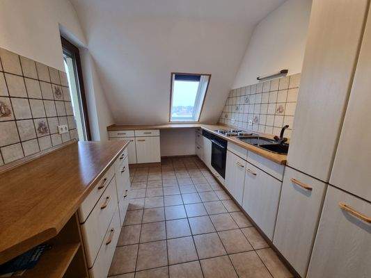 Küche mit Loggiazugang.jpg