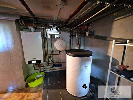 Vorderhaus Gasheizung KG