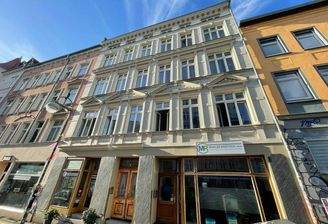 Wohngebäude Straßenansicht