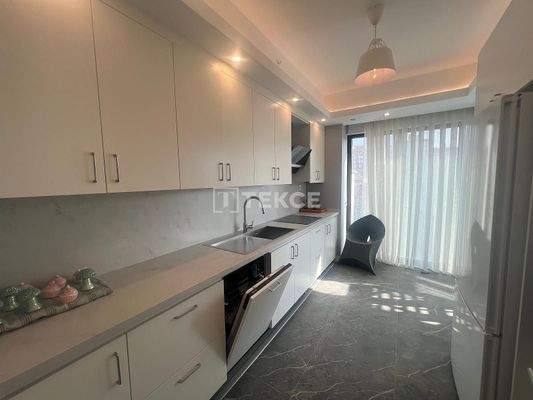 Apartments in a Secure Complex with Sea View in Ataşehir
