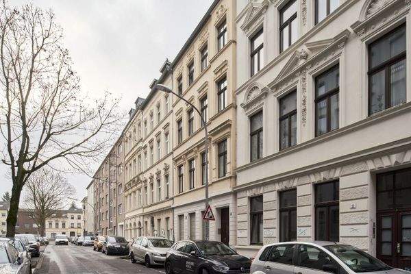 Straßenansicht rechts