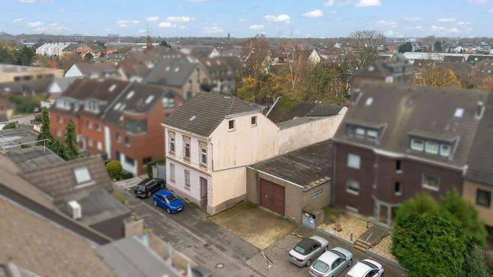 Drohnenaufnahme Straßenansicht