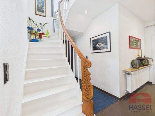 Und hinauf ins Obergeschoss