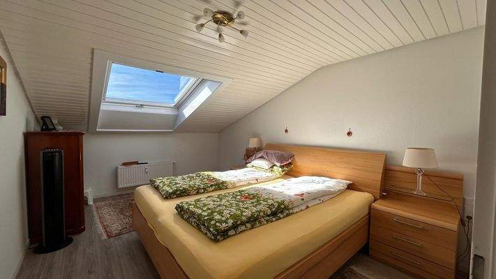 Schlafzimmer 1 von 3